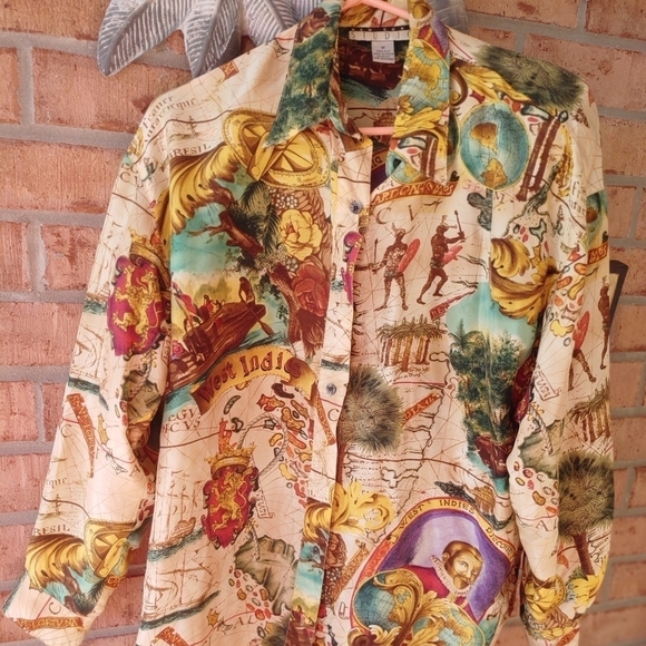 NEW 100% SILK PRINTED COVERED BUTTON DOWN SHIRT SIZE MEDIUM - Picture 3 of 5